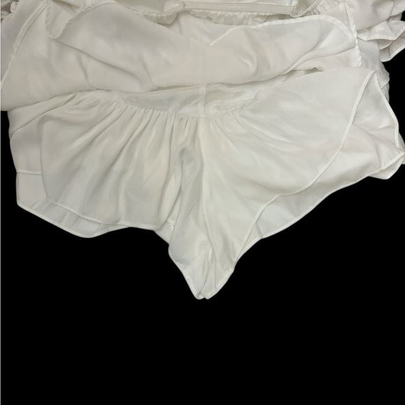 🎉 HP 🎉 EUC @Balance by Francesca’s Vimmi White Satin Tiered Romper Size Small - Picture 10 of 10